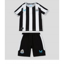 Newcastle United Hemmaställ Barn 2022-23 Korta ärmar (+ Korta byxor)